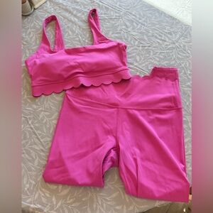 JoyLab Fuchsia Scalloped Activewear Set